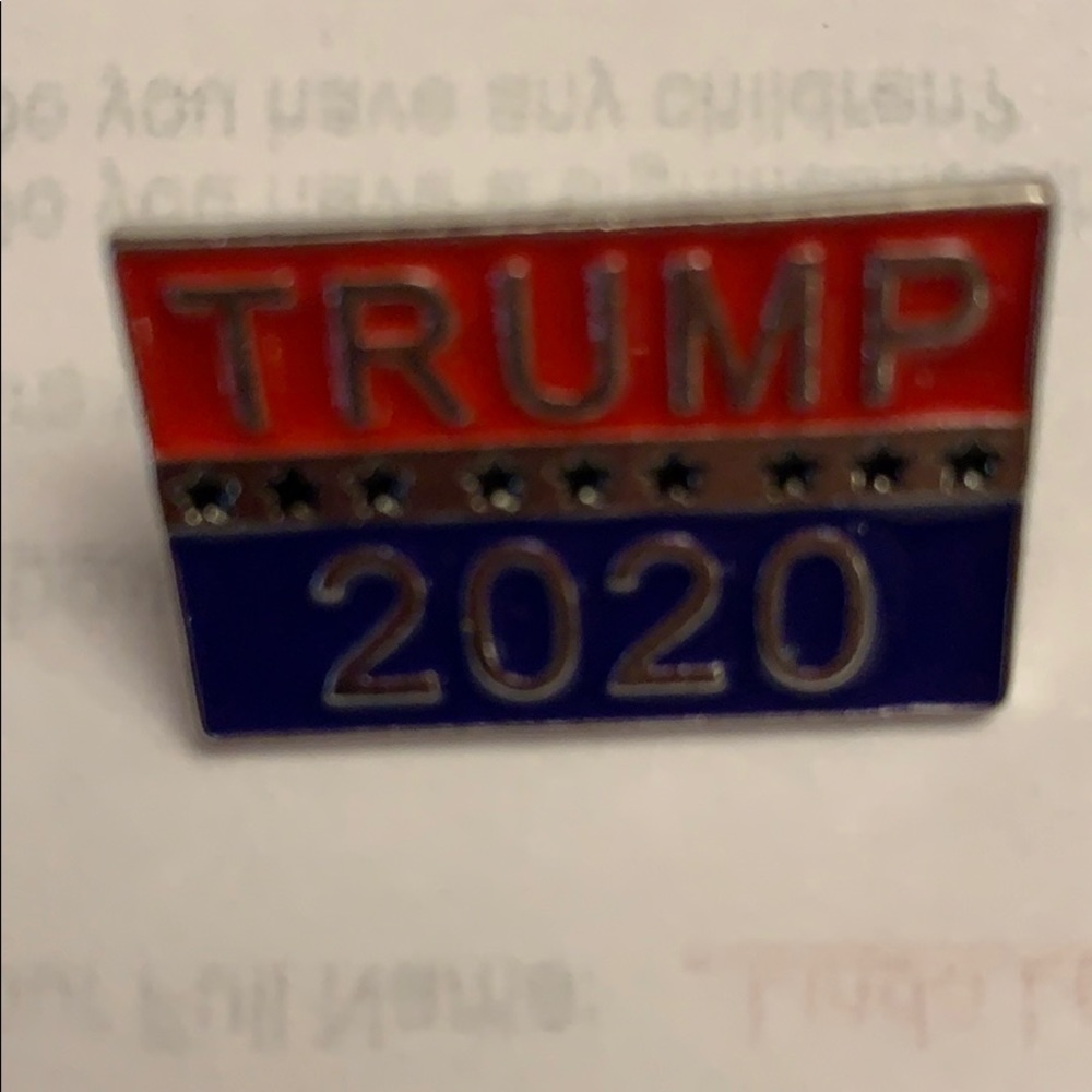 Trump 2020 pin